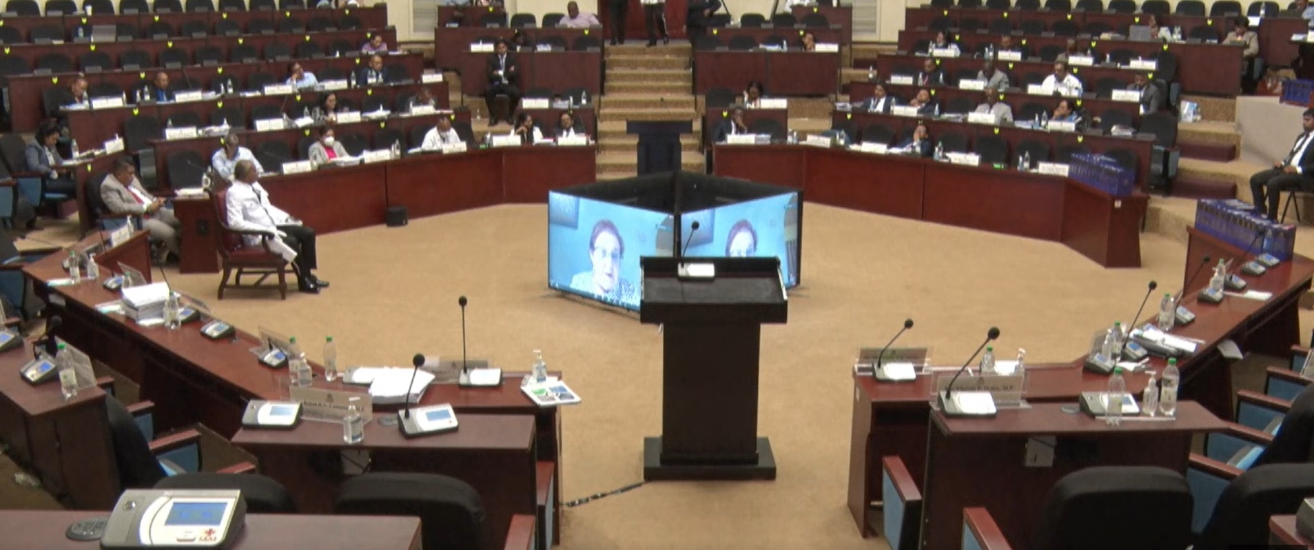 8 opposition parliamentarians suspended for “collective vulgarity” in the National Assembly