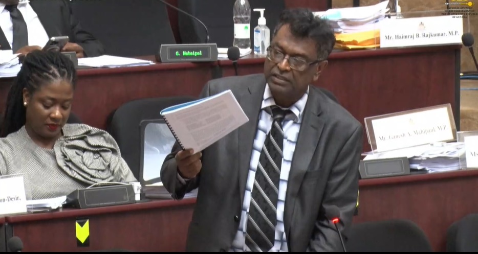 8 opposition parliamentarians suspended for “collective vulgarity” in the National Assembly