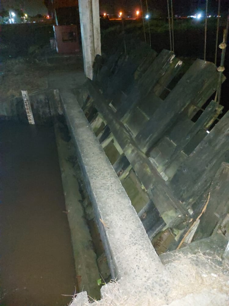 Koker door collapses resulting in floods at Providence, Peter’s Hall