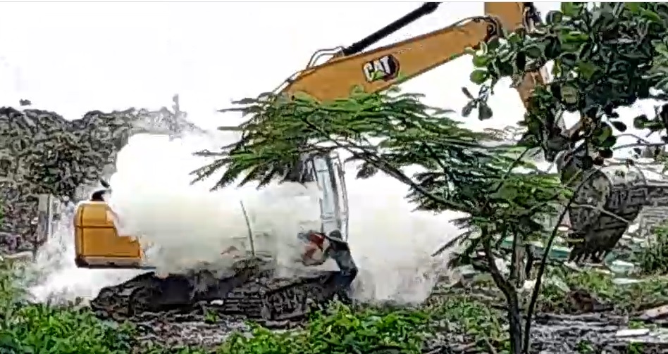 Excavator set on fire, police fire tear gas in Mocha after houses demolished