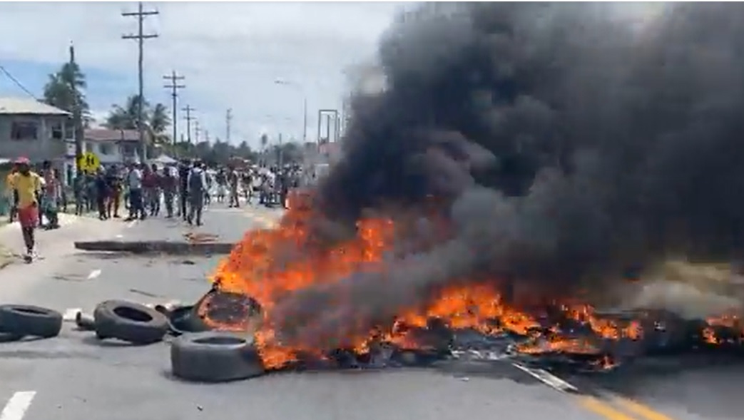 Fire on Buxton Public road after drug suspect arrested