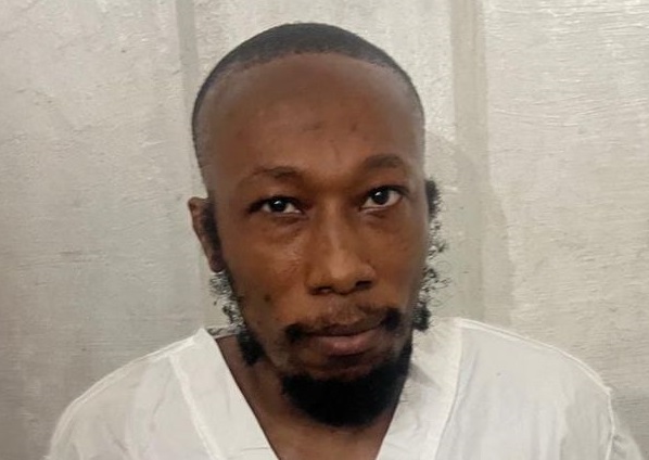 Accomplice dead in shootout; Royden "Smallie" Williams still on the run – Demerara Waves Online News- Guyana - Vimarsana News