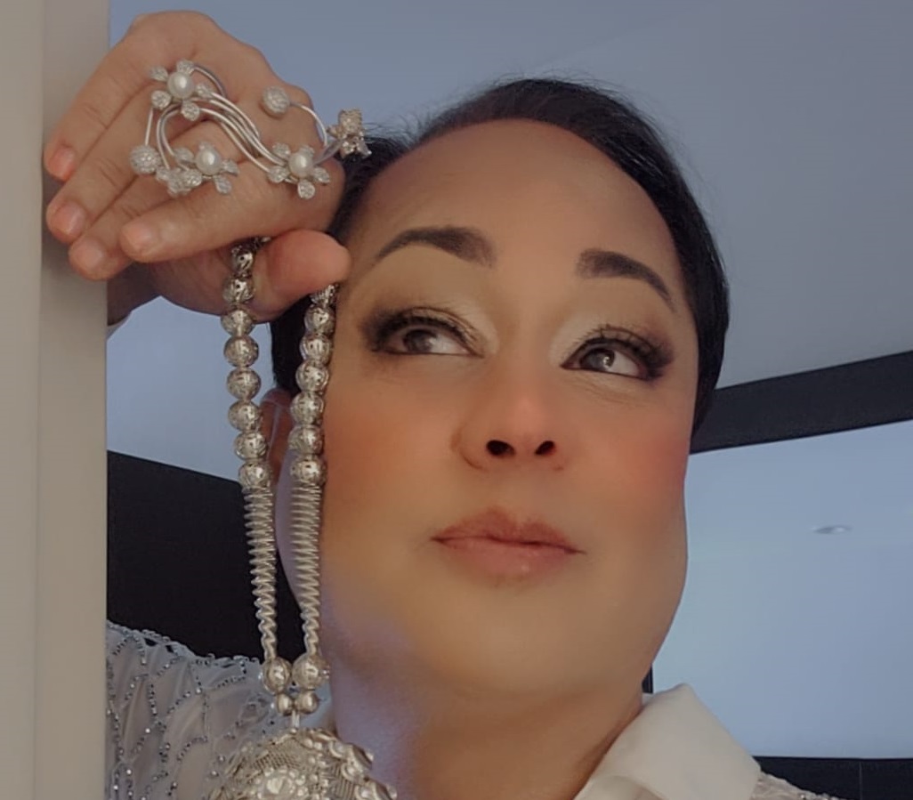 Plane returns to JFK after “waiter” tiff between Joel Ghansham, cabin attendant