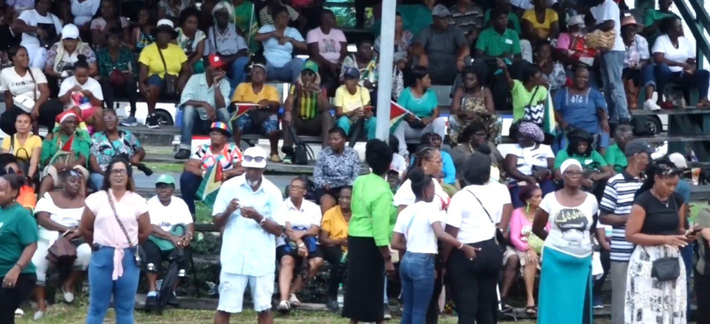 Norton in combative speech at ‘cost of living’ public meeting