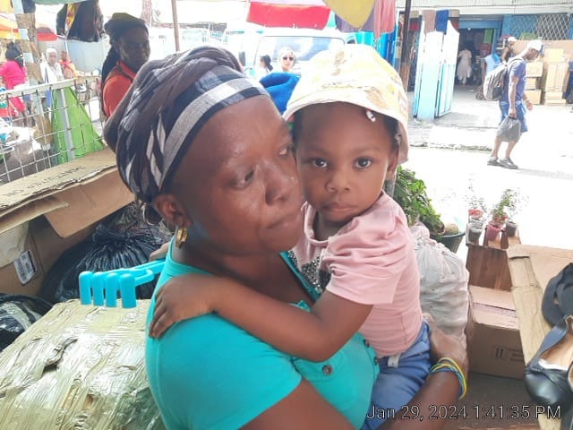 Vendors outside Muneshwer’s upset by City Hall’s mixed instructions about selling on road
