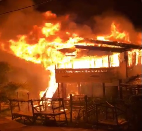 Man dies in “massive” Port Mourant fire