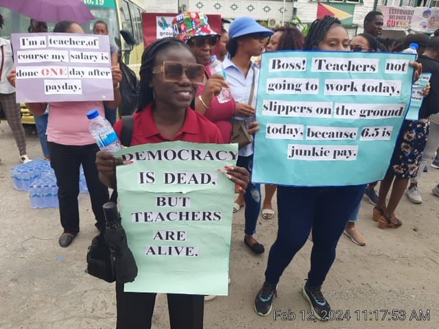 Govt shies away from negotiating pay hike with Teachers’ Union; considers Online teaching if strike prolongs