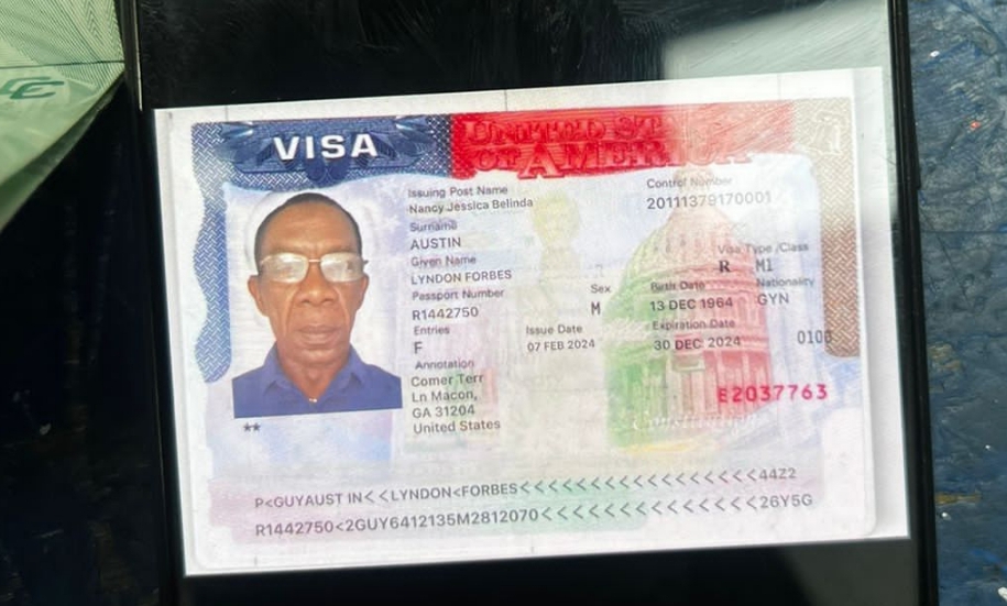 Gold digger tries leaving Guyana on fake American visa in his phone