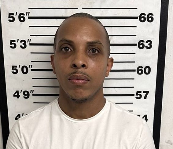 Man arrested with guns, ammo, drugs – police