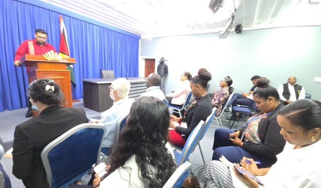 Mobile AI system to track, intercept traffic ticket evaders
