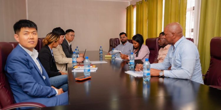 Huawei, govt in talks about technology to catch illegal garbage dumpers